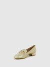 Sapatos com Apliques em Bege